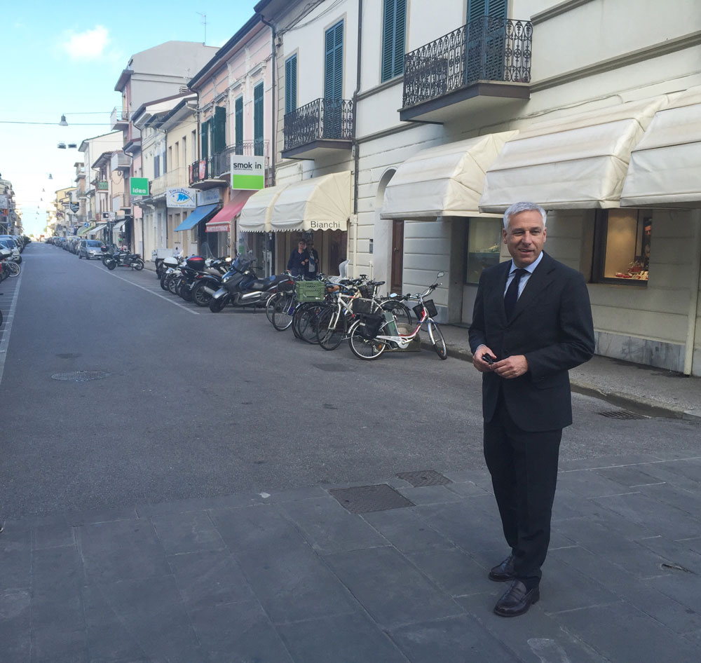 Chiudere al traffico via Verdi: per un percorso ciclo-pedonale unico che unisca il Piazzone con la Passeggiata